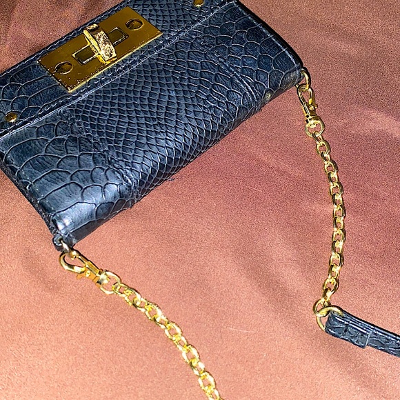 Small cross body wallet - Picture 7 of 8